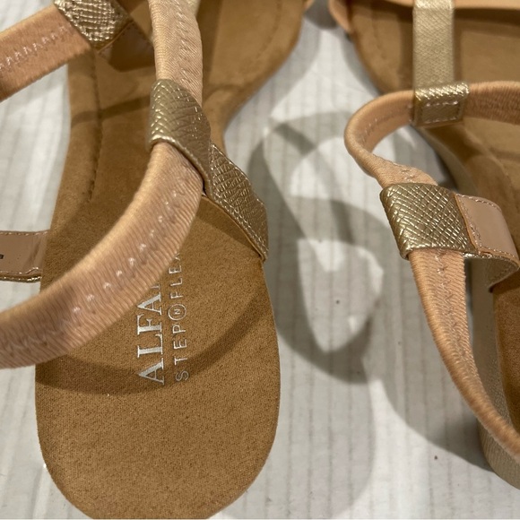 Women’s Alfani Beige Voyage Wedge Slip On Slingback Sandals Size 11 US! - Picture 8 of 9